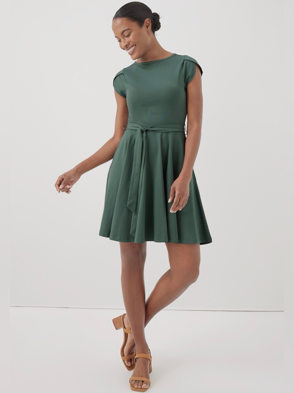 Pact Organic Cotton Fit& Flare Petal Sleeve Down , size S